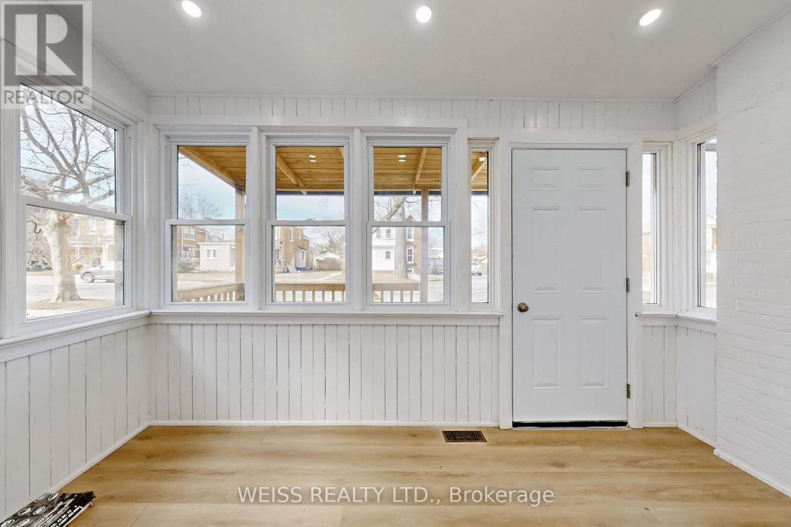 181 Talbot Street N, Norfolk, Ontario  N3Y 3W8 - Photo 3 - X12945558