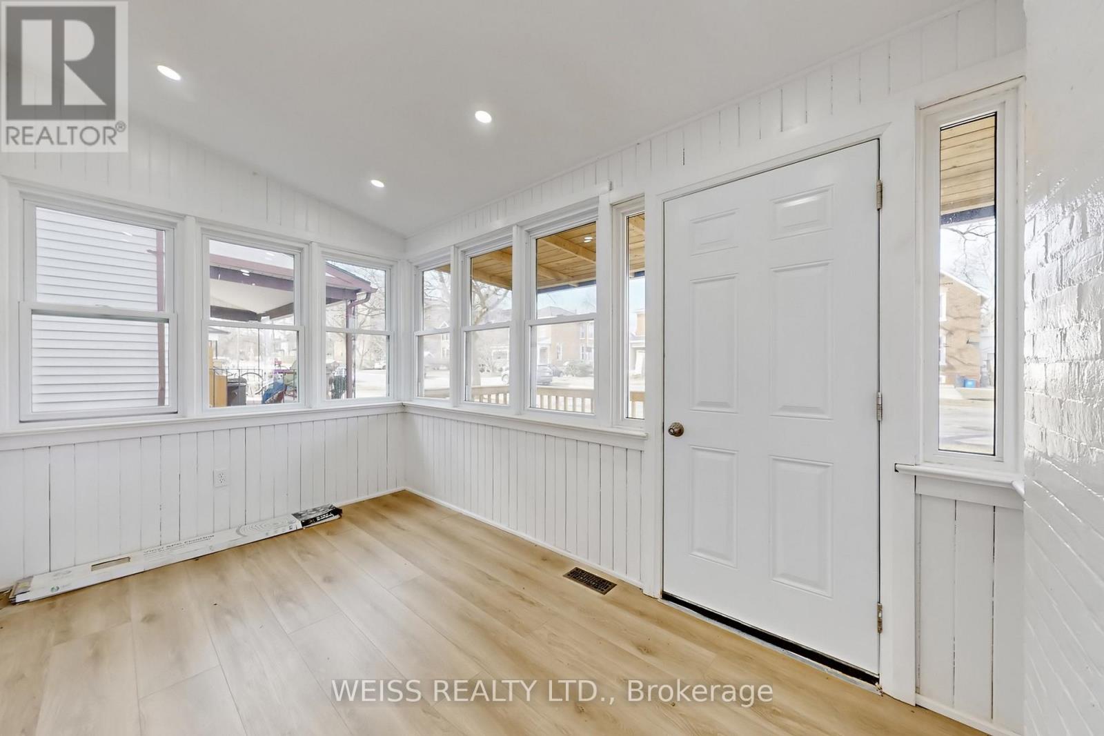 181 Talbot Street N, Norfolk, Ontario  N3Y 3W8 - Photo 4 - X12945558