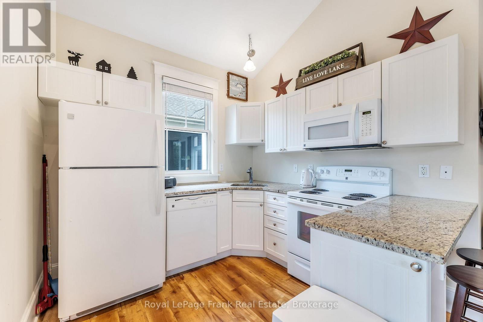 178 - 11 Farm View Lane, Prince Edward County, Ontario  K0K 1P0 - Photo 8 - X12945576