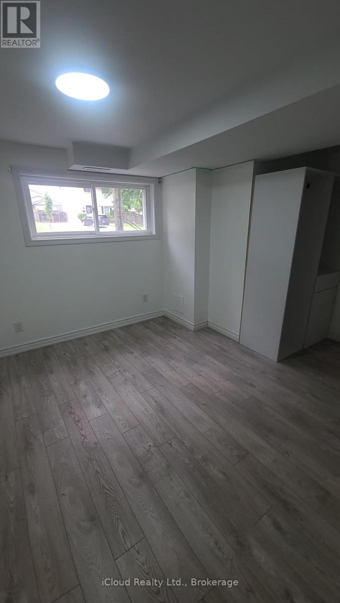 24 Chilton Drive, Hamilton, Ontario  L8J 1M2 - Photo 12 - X12945582