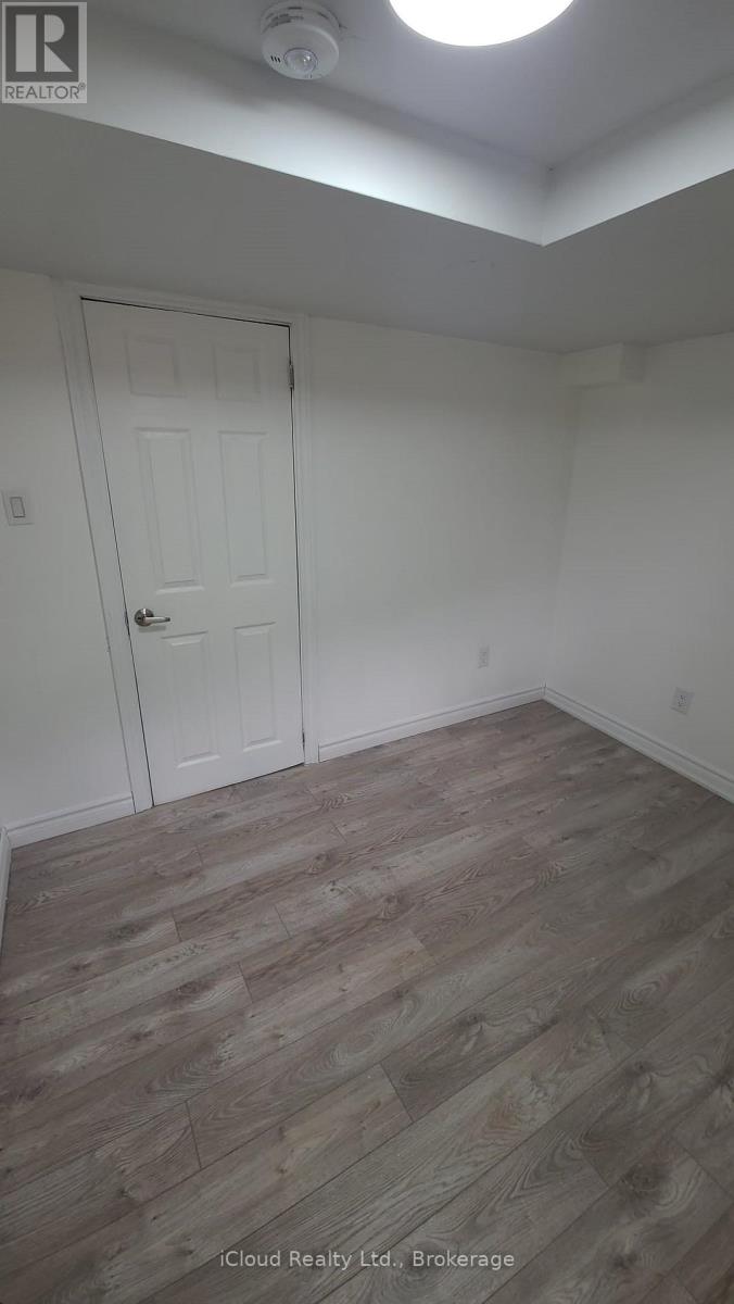 24 Chilton Drive, Hamilton, Ontario  L8J 1M2 - Photo 13 - X12945582