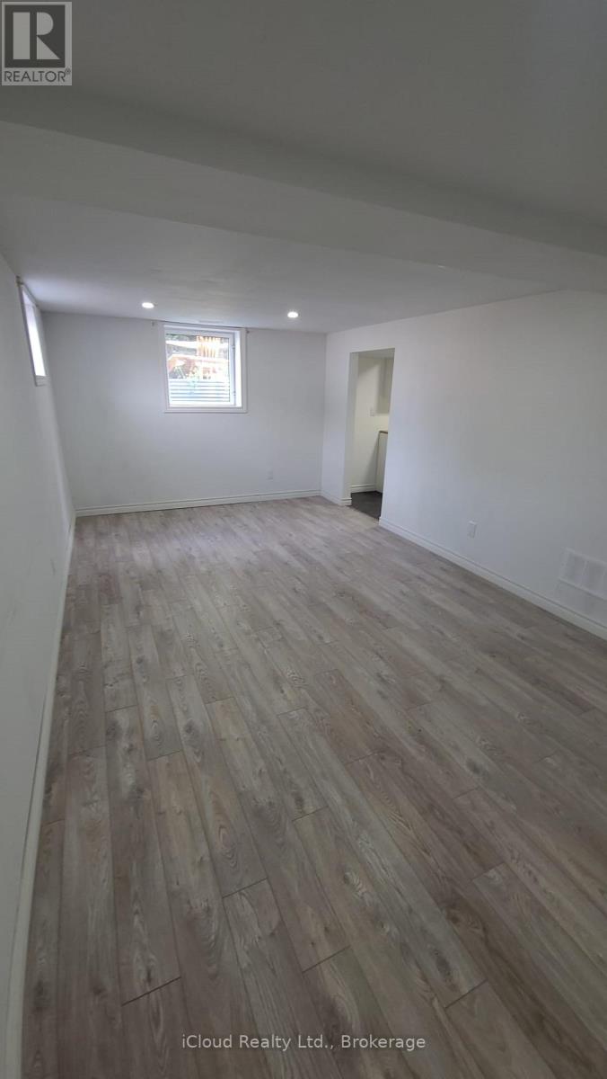 24 Chilton Drive, Hamilton, Ontario  L8J 1M2 - Photo 18 - X12945582