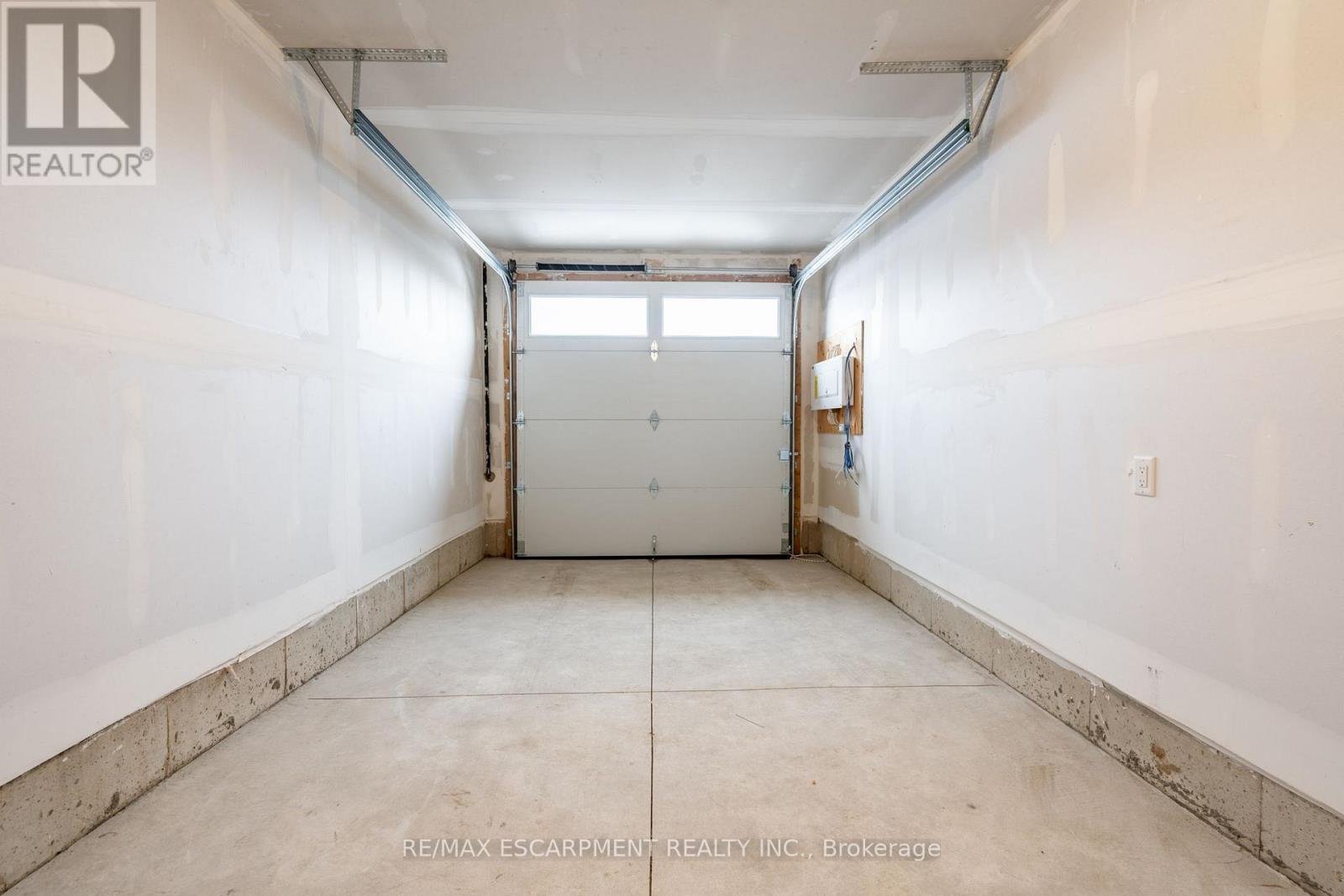 16 Clear Valley Lane, Hamilton, Ontario  L0R 1W0 - Photo 23 - X12945670