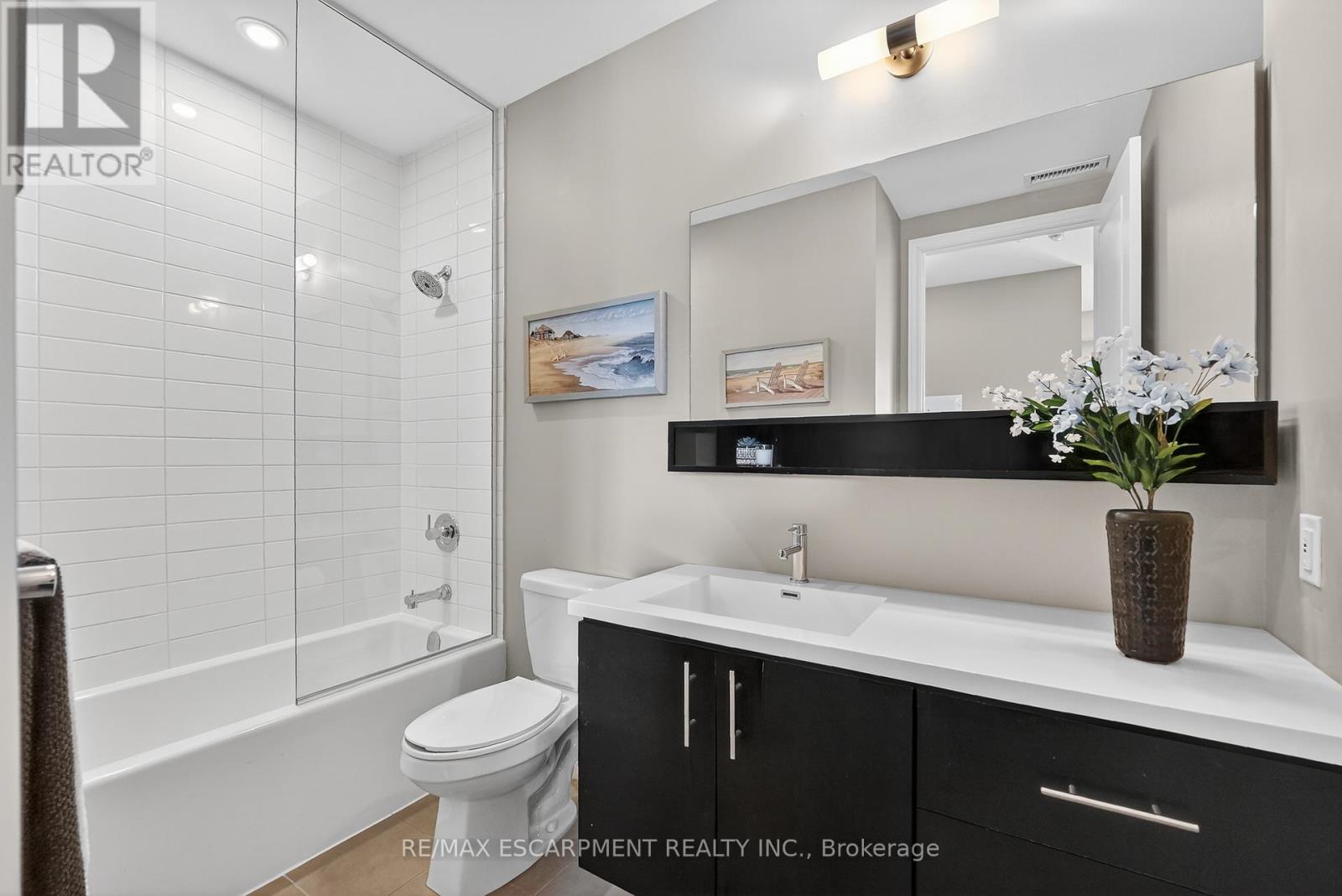 602 - 10 Esplanade Lane, Grimsby, Ontario  L3M 0H1 - Photo 15 - X12945680