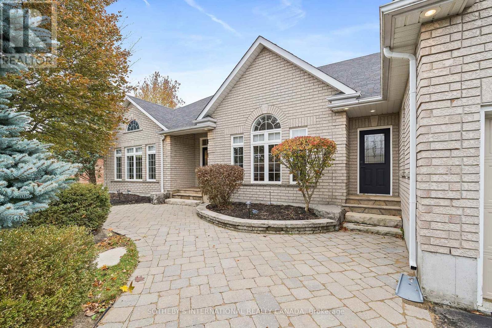 159 Delarmbro Drive, Erin, Ontario  N0B 1T0 - Photo 4 - X12945718