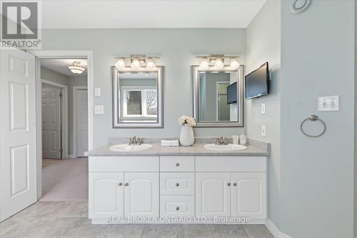 19 Pioneer Tower Crescent, Kitchener, Ontario  N2P 2L2 - Photo 19 - X12945752