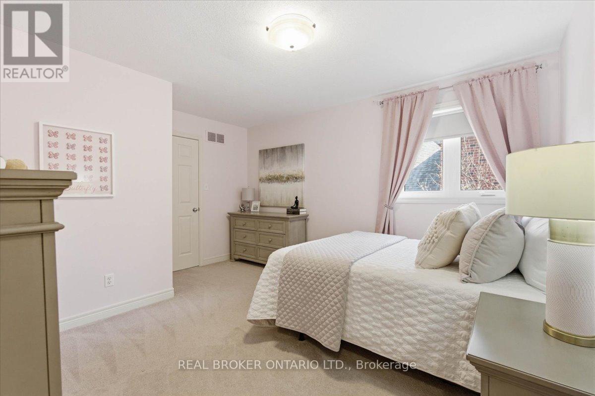 19 Pioneer Tower Crescent, Kitchener, Ontario  N2P 2L2 - Photo 22 - X12945752