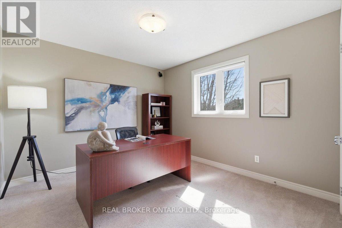 19 Pioneer Tower Crescent, Kitchener, Ontario  N2P 2L2 - Photo 24 - X12945752