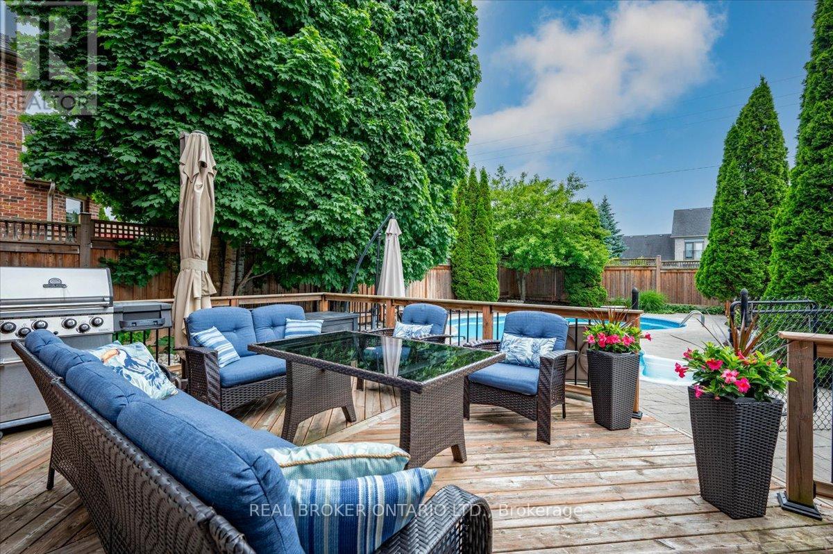 19 Pioneer Tower Crescent, Kitchener, Ontario  N2P 2L2 - Photo 35 - X12945752