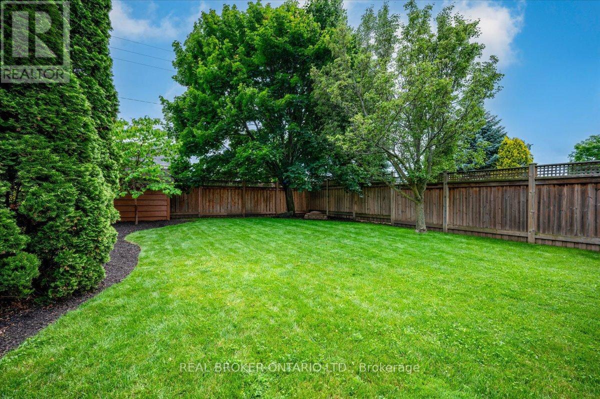 19 Pioneer Tower Crescent, Kitchener, Ontario  N2P 2L2 - Photo 40 - X12945752