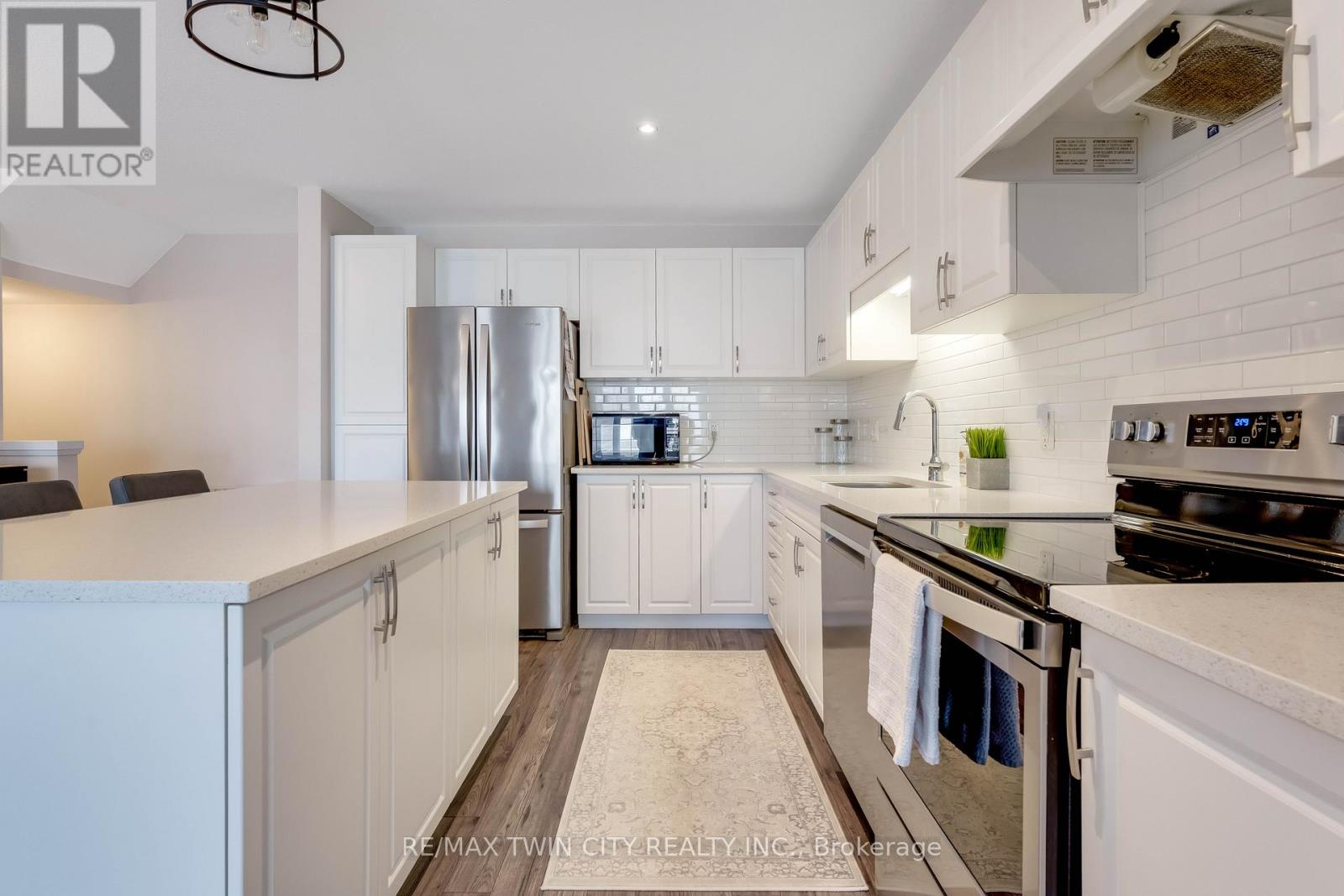 6c - 115 South Creek Drive, Kitchener, Ontario  N2P 0H2 - Photo 11 - X12945804