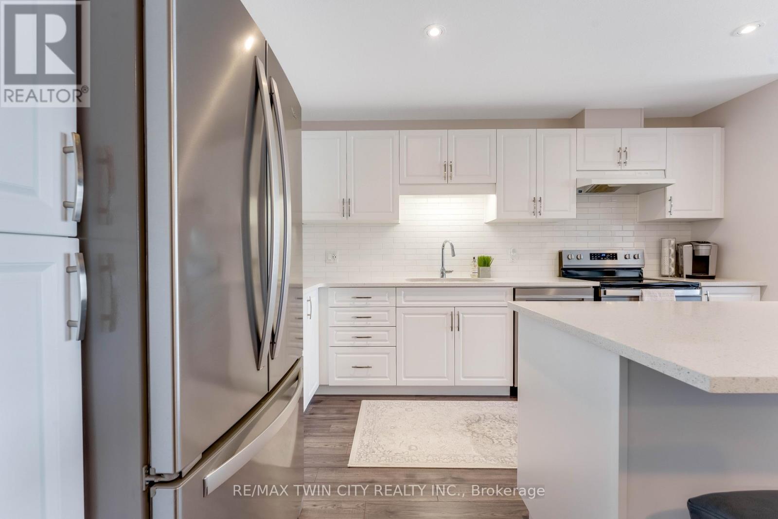 6c - 115 South Creek Drive, Kitchener, Ontario  N2P 0H2 - Photo 12 - X12945804