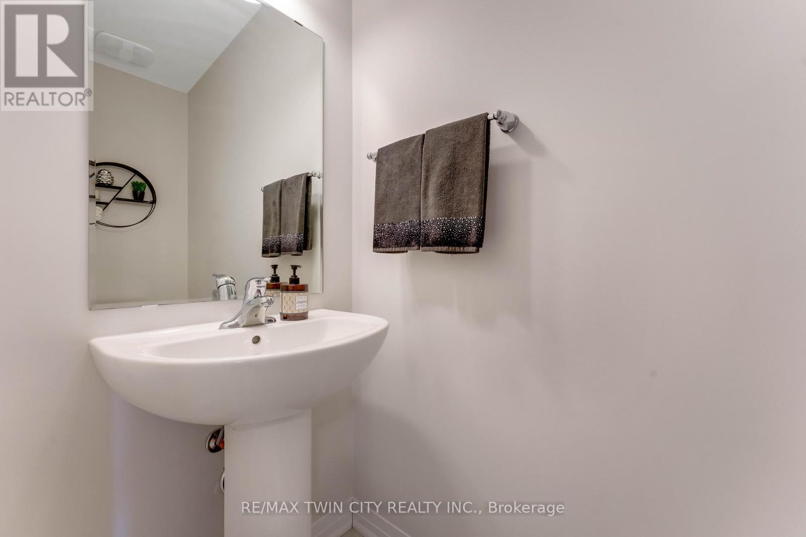 6c - 115 South Creek Drive, Kitchener, Ontario  N2P 0H2 - Photo 32 - X12945804