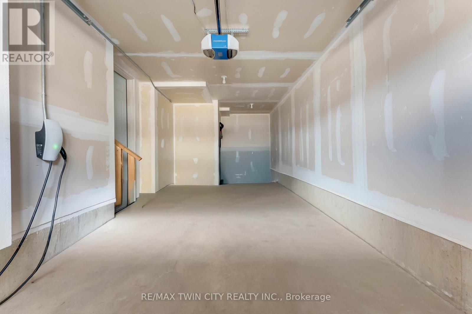 6c - 115 South Creek Drive, Kitchener, Ontario  N2P 0H2 - Photo 33 - X12945804