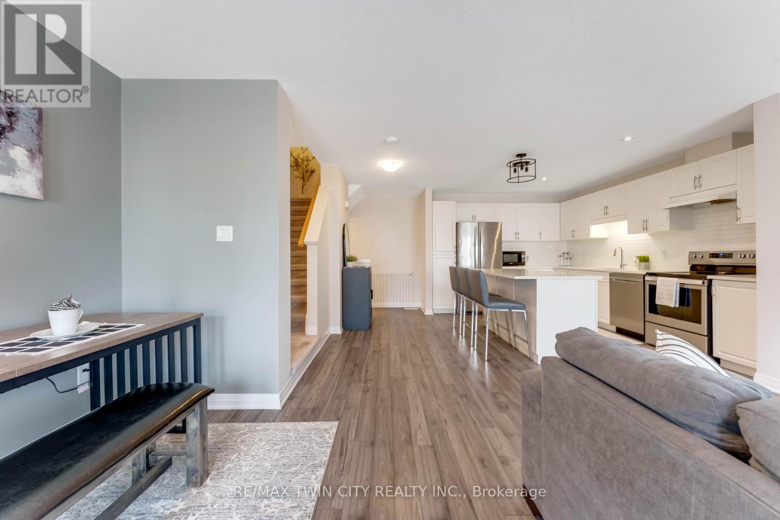 6c - 115 South Creek Drive, Kitchener, Ontario  N2P 0H2 - Photo 9 - X12945804