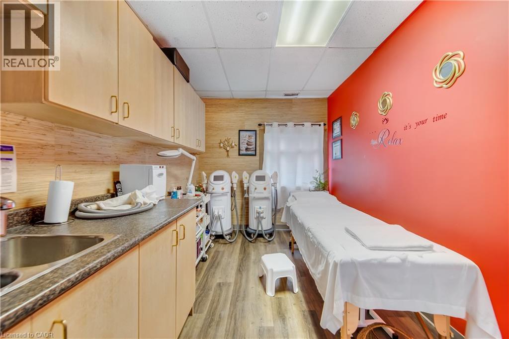 938 King Street W, Kitchener, Ontario  N2G 1G4 - Photo 13 - 40816706