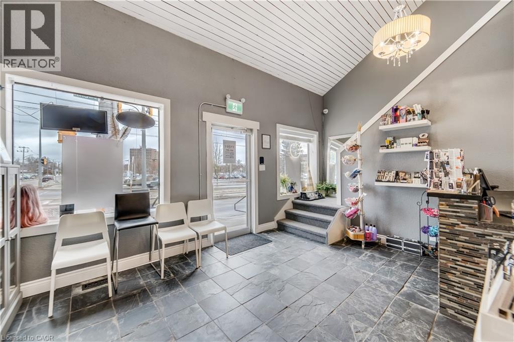 938 King Street W, Kitchener, Ontario  N2G 1G4 - Photo 5 - 40816706