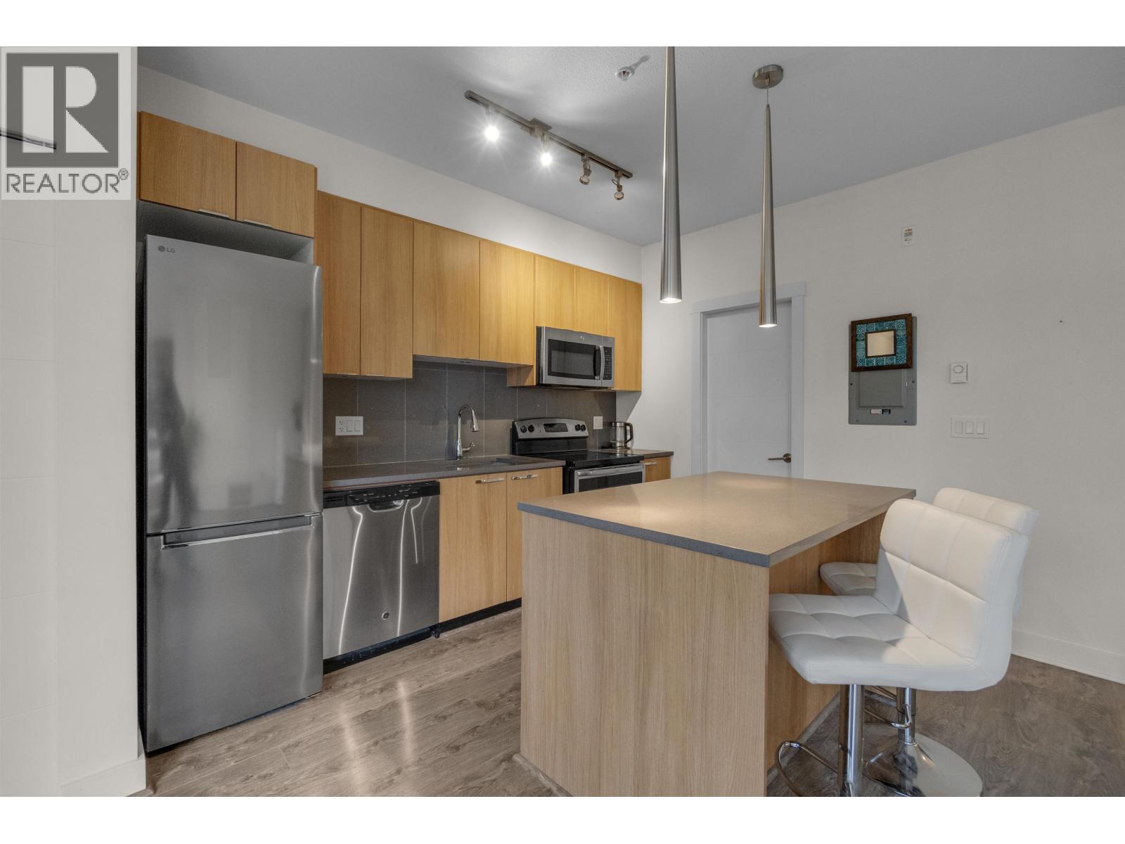 103 735 W 15th Street, North Vancouver, British Columbia  V7M 0B8 - Photo 5 - R3105841