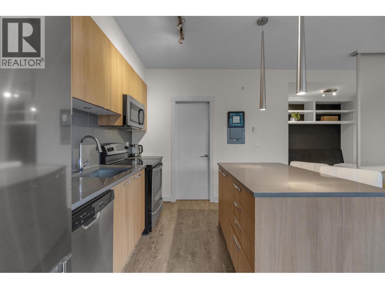 103 735 W 15th Street, North Vancouver, British Columbia  V7M 0B8 - Photo 6 - R3105841