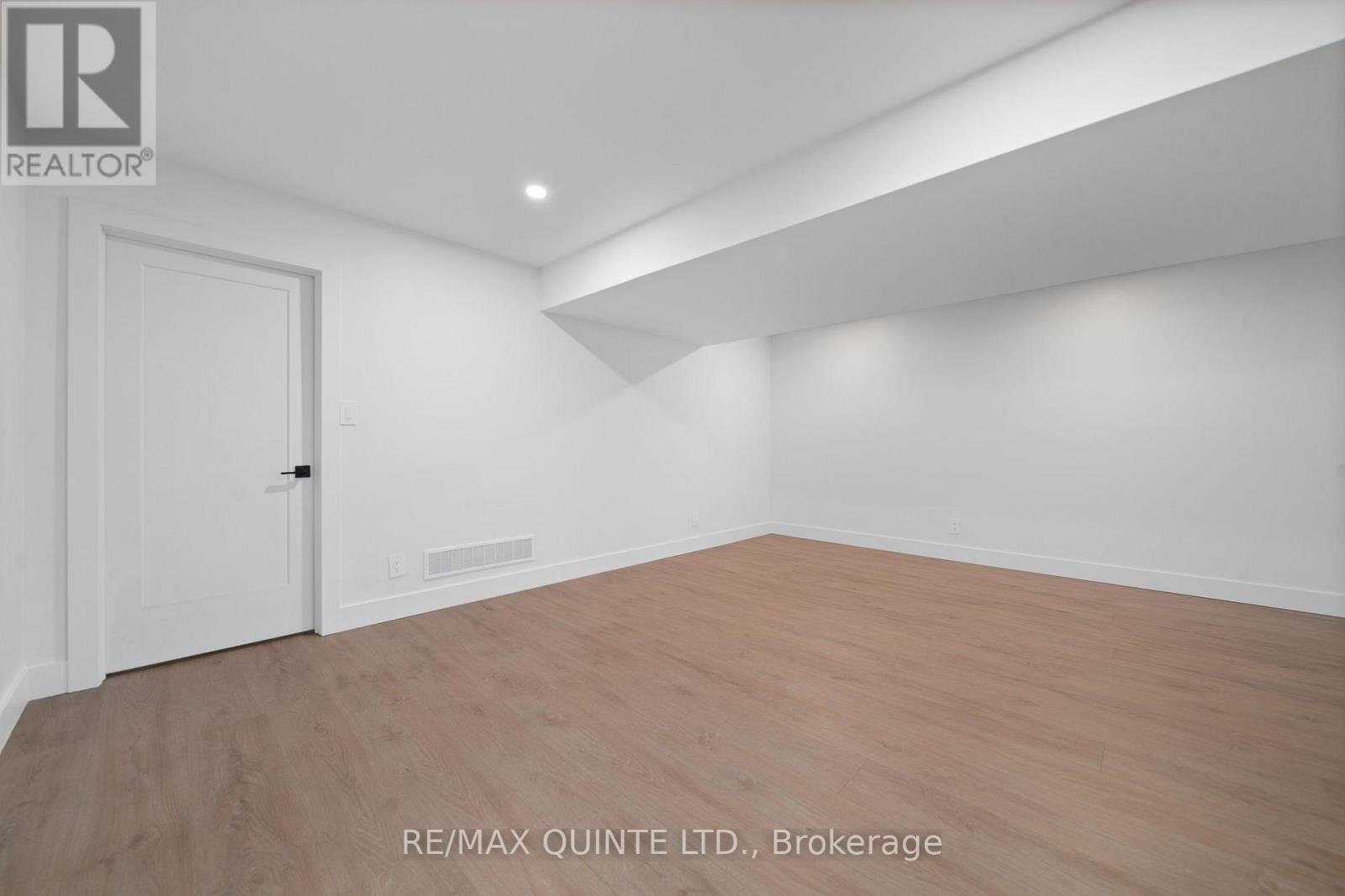 235 Michael's Way, Prince Edward County, Ontario  K0K 1L0 - Photo 31 - X12945932