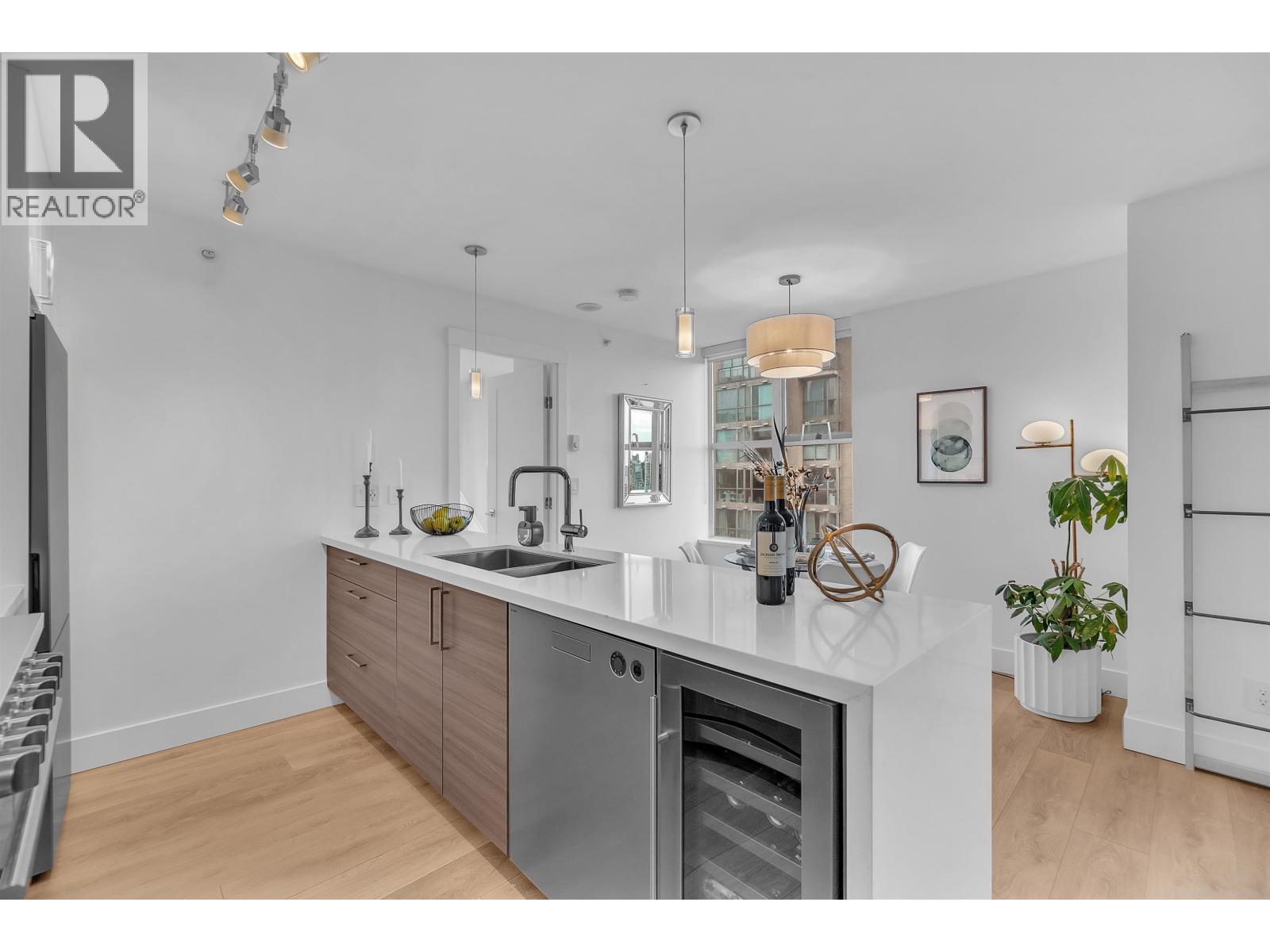 2504 969 Richards Street, Vancouver, British Columbia  V6B 1A8 - Photo 12 - R3104845