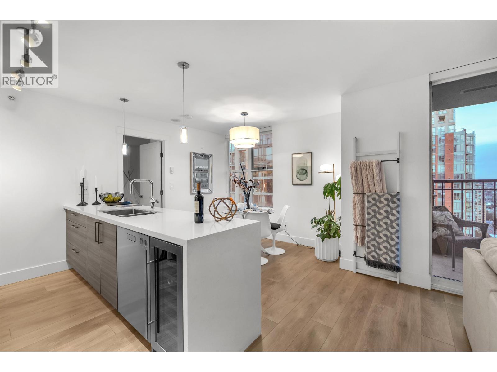 2504 969 Richards Street, Vancouver, British Columbia  V6B 1A8 - Photo 13 - R3104845