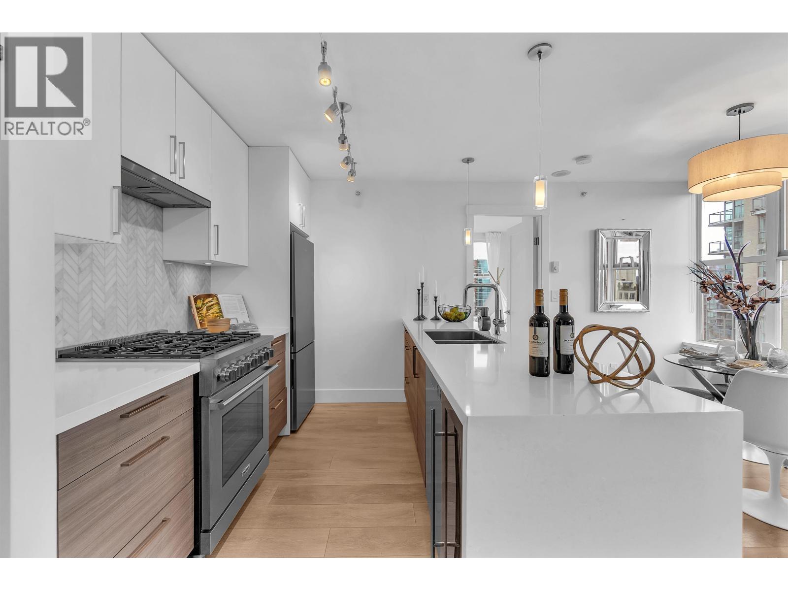 2504 969 Richards Street, Vancouver, British Columbia  V6B 1A8 - Photo 10 - R3104845