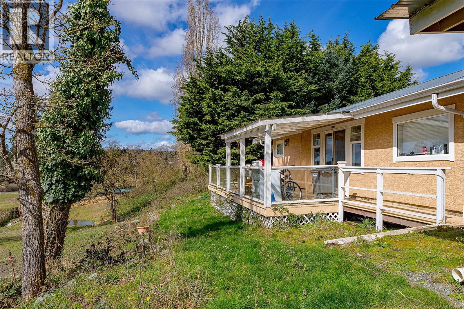 4040 Holland Ave, Saanich, British Columbia  V8Z 5K1 - Photo 61 - 1030581