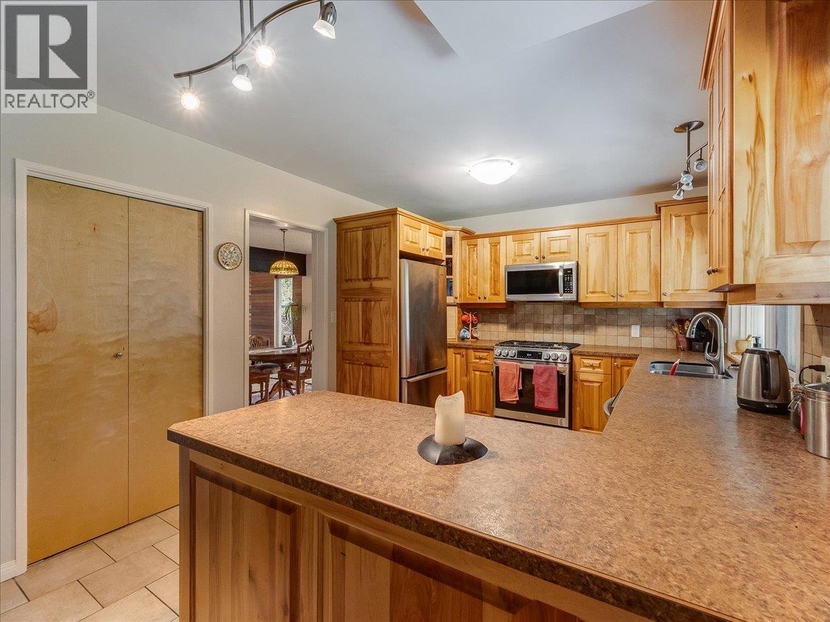 2827 Evin Road, Slocan Park, British Columbia  V0G 2E0 - Photo 24 - 10381350