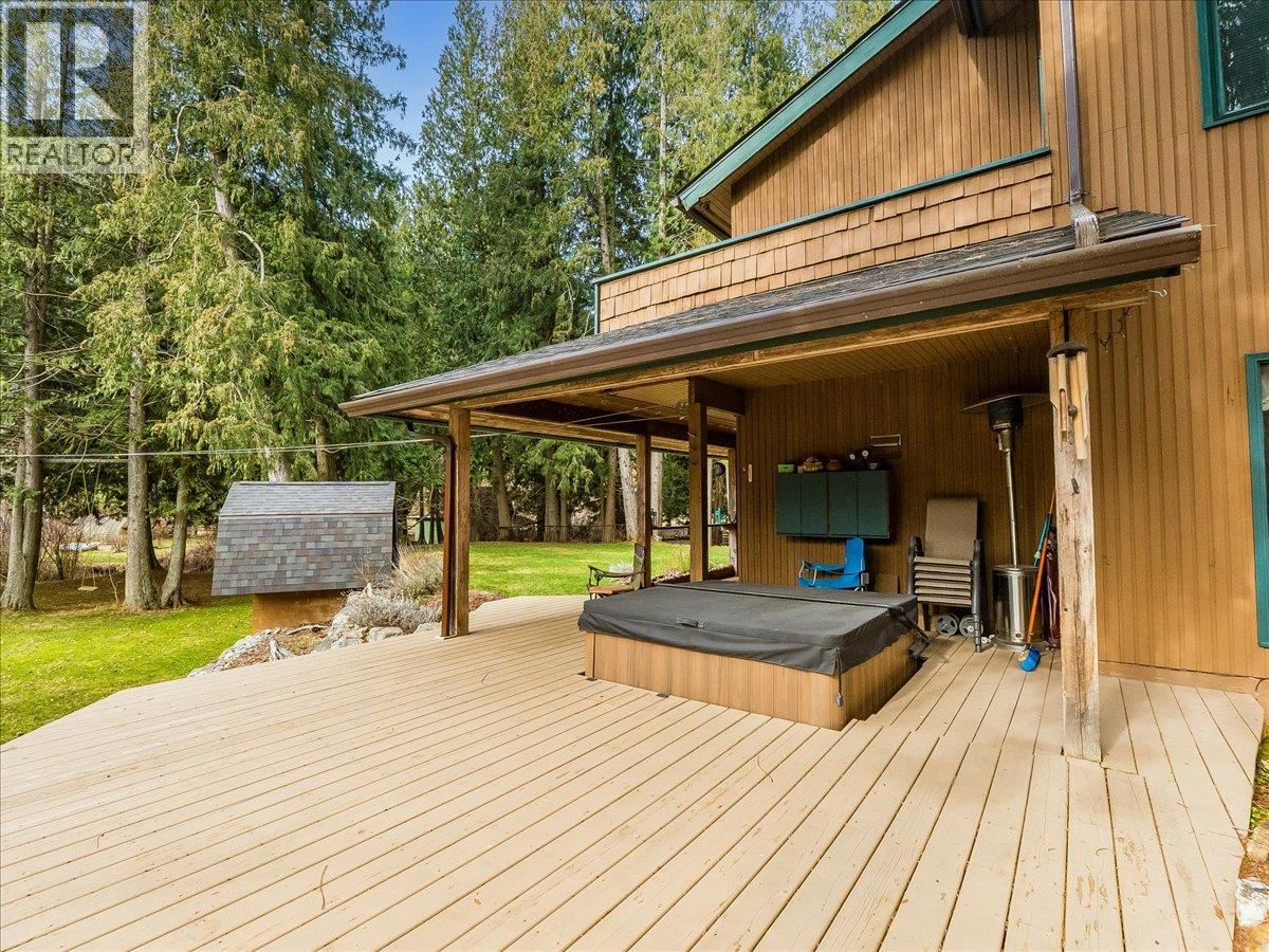 2827 Evin Road, Slocan Park, British Columbia  V0G 2E0 - Photo 7 - 10381350