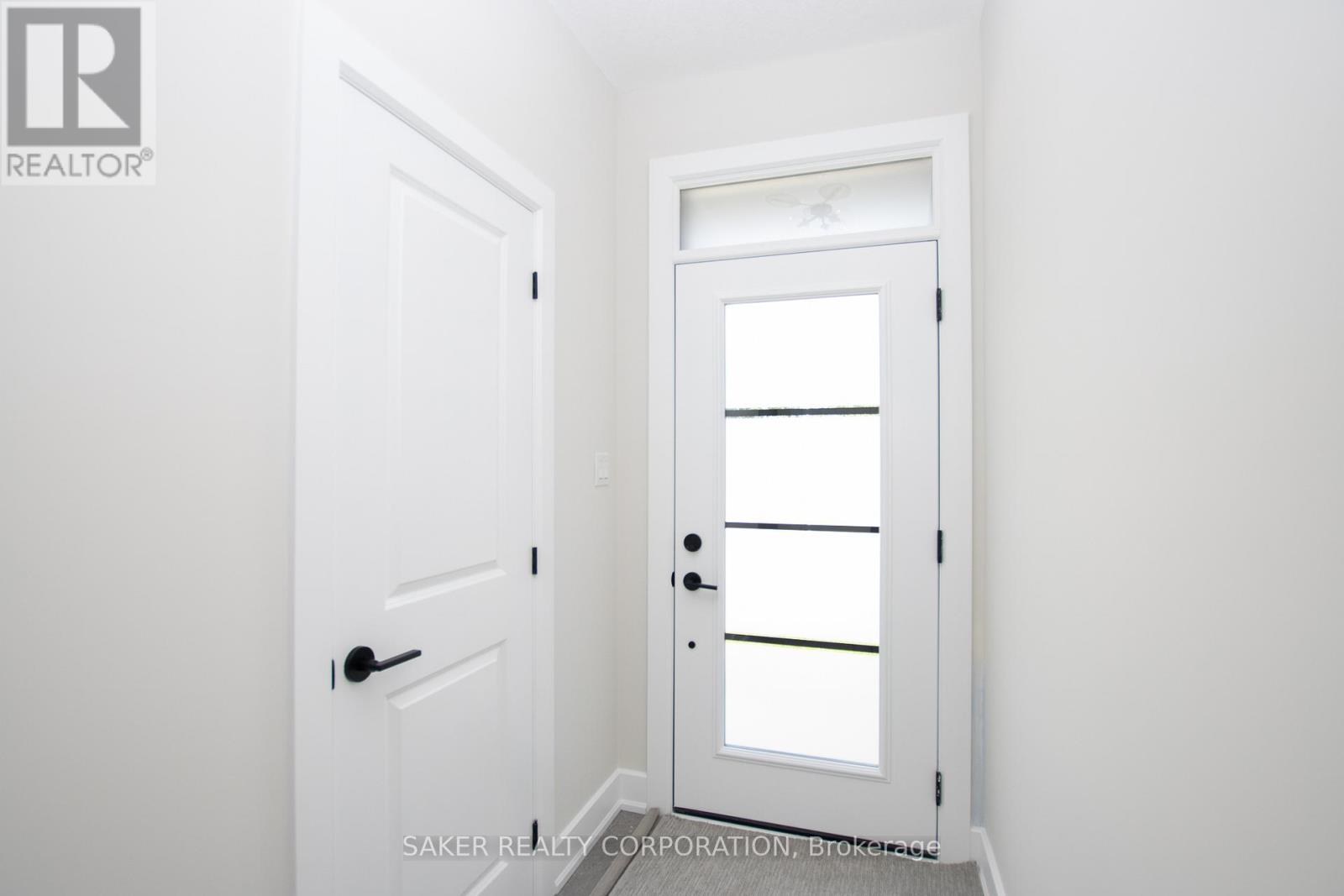 619 Regent Street, Strathroy-Caradoc, Ontario  N0L 1W0 - Photo 3 - X12945872