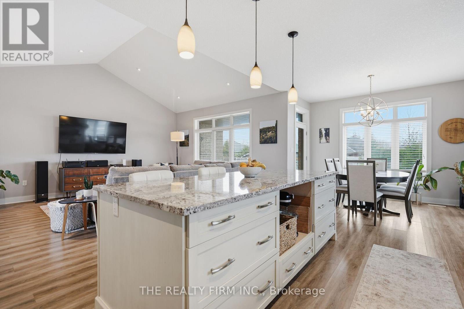 2 Slammer Trail, Thames Centre, Ontario  N0M 2P0 - Photo 14 - X12945892