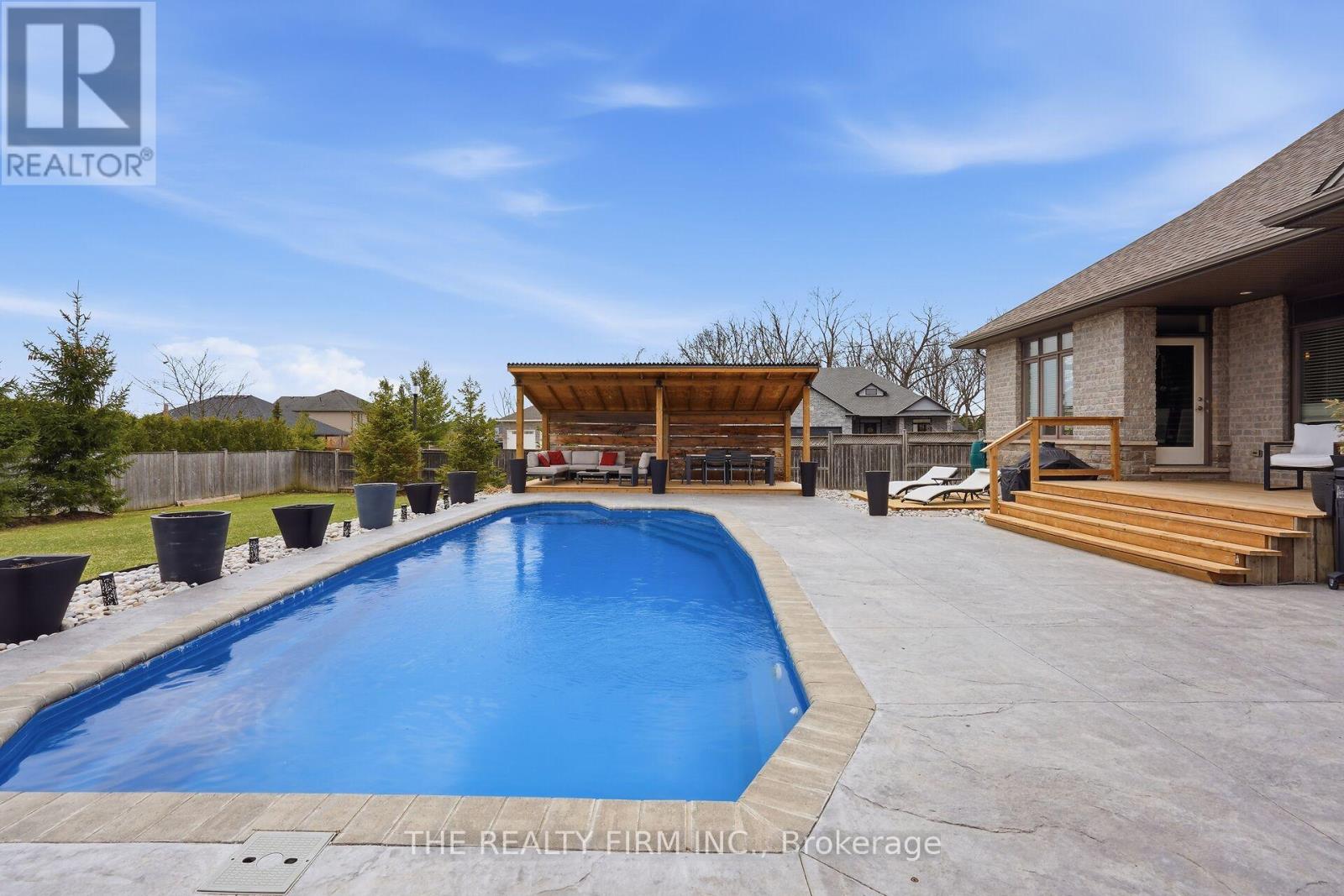 2 Slammer Trail, Thames Centre, Ontario  N0M 2P0 - Photo 43 - X12945892