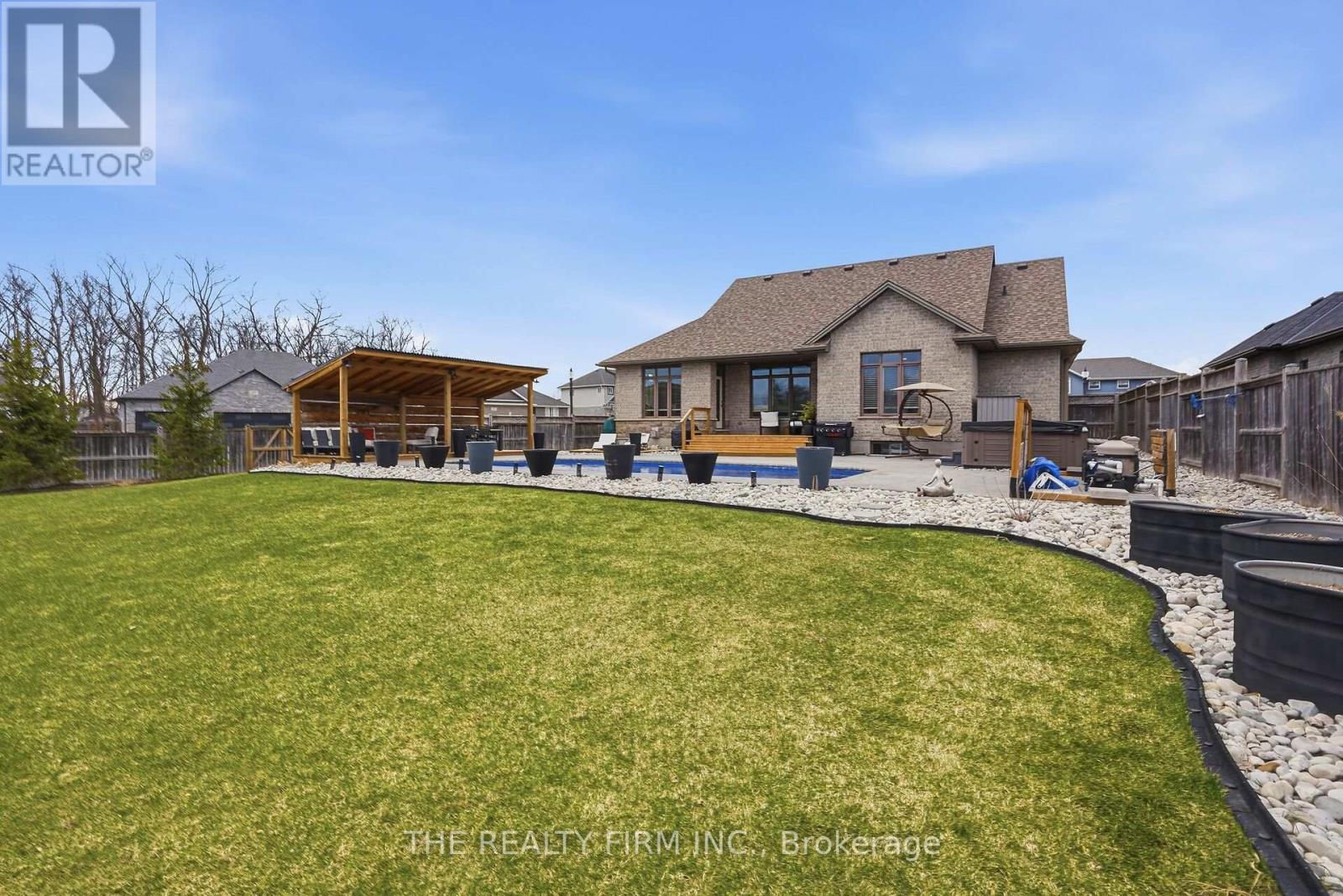 2 Slammer Trail, Thames Centre, Ontario  N0M 2P0 - Photo 47 - X12945892