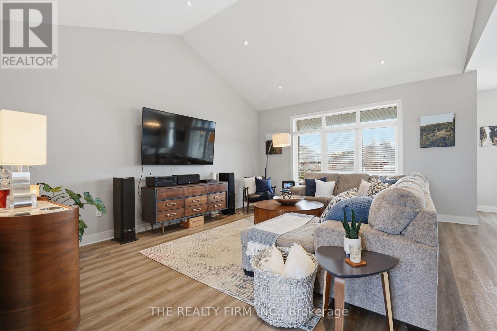 2 Slammer Trail, Thames Centre, Ontario  N0M 2P0 - Photo 8 - X12945892