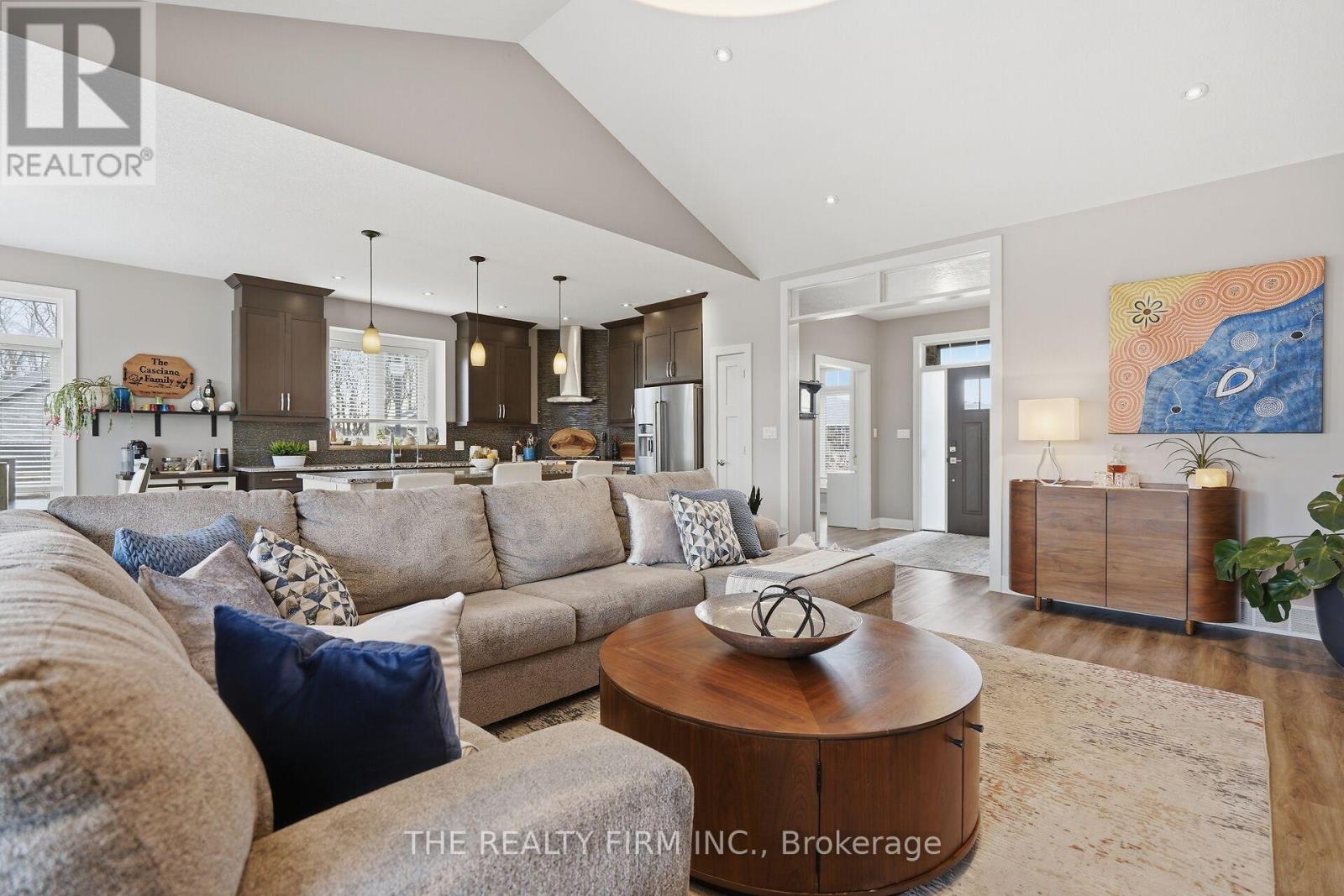 2 Slammer Trail, Thames Centre, Ontario  N0M 2P0 - Photo 9 - X12945892