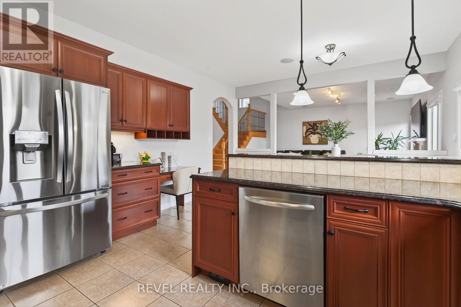 3190 Pincombe Drive, London South, Ontario  N6L 0B4 - Photo 11 - X12945976