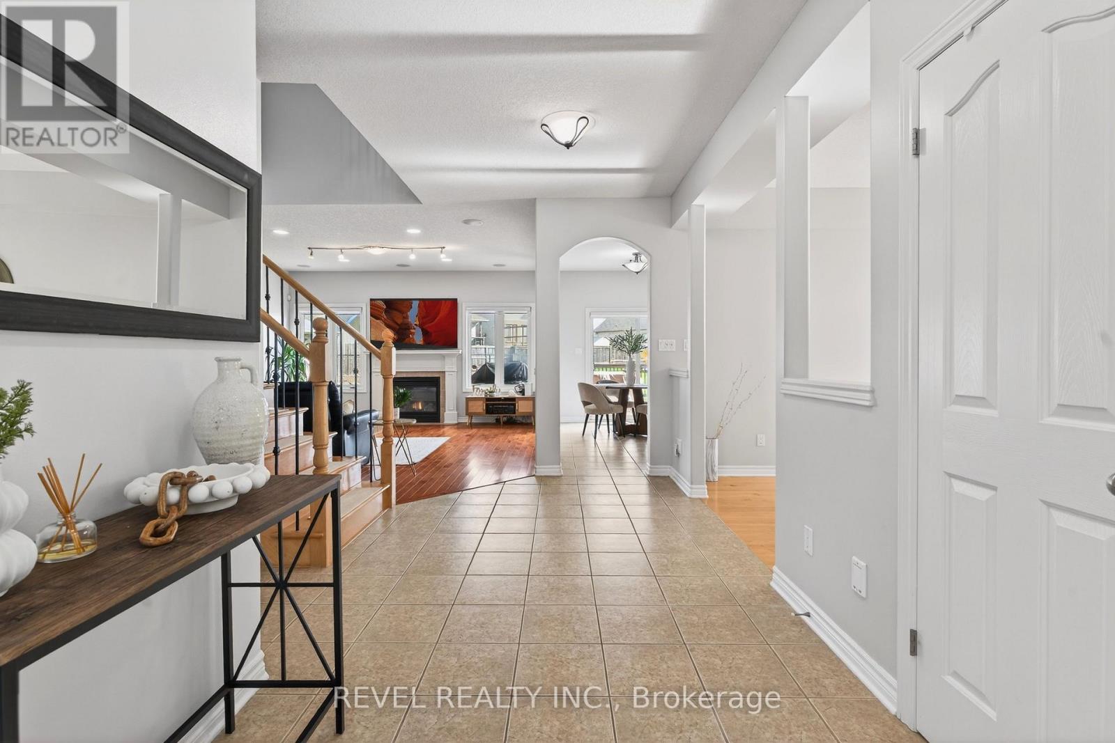 3190 Pincombe Drive, London South, Ontario  N6L 0B4 - Photo 3 - X12945976