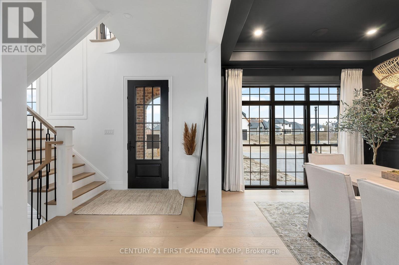 204 Foxborough Place, Thames Centre, Ontario  N0M 2P0 - Photo 3 - X12946014