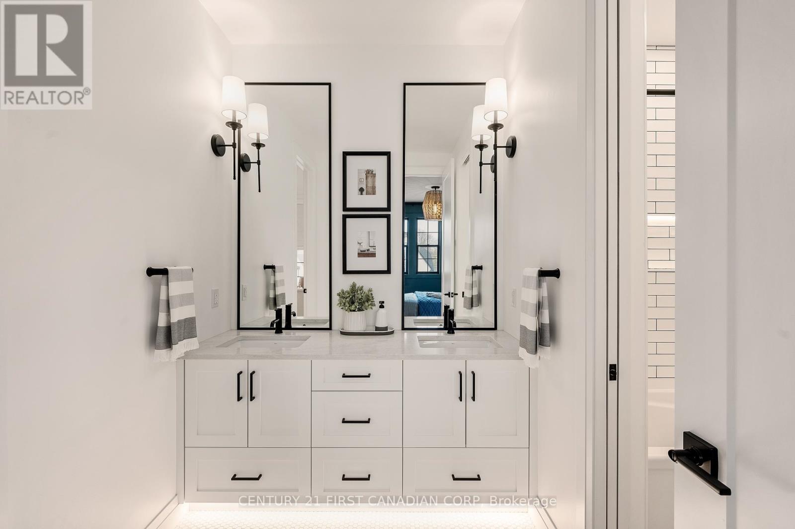 204 Foxborough Place, Thames Centre, Ontario  N0M 2P0 - Photo 7 - X12946014