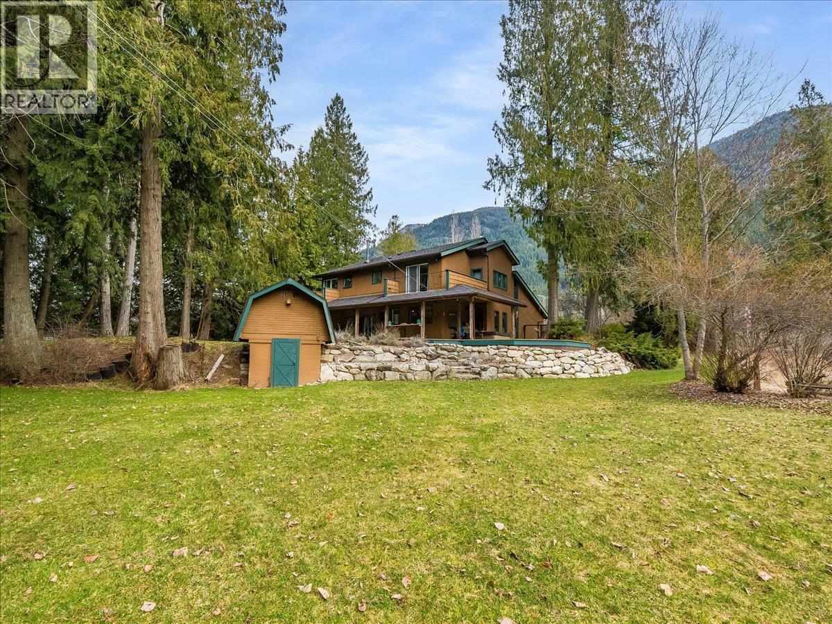 2827 Evin Road, Slocan Park, British Columbia  V0G 2E0 - Photo 4 - 10381350
