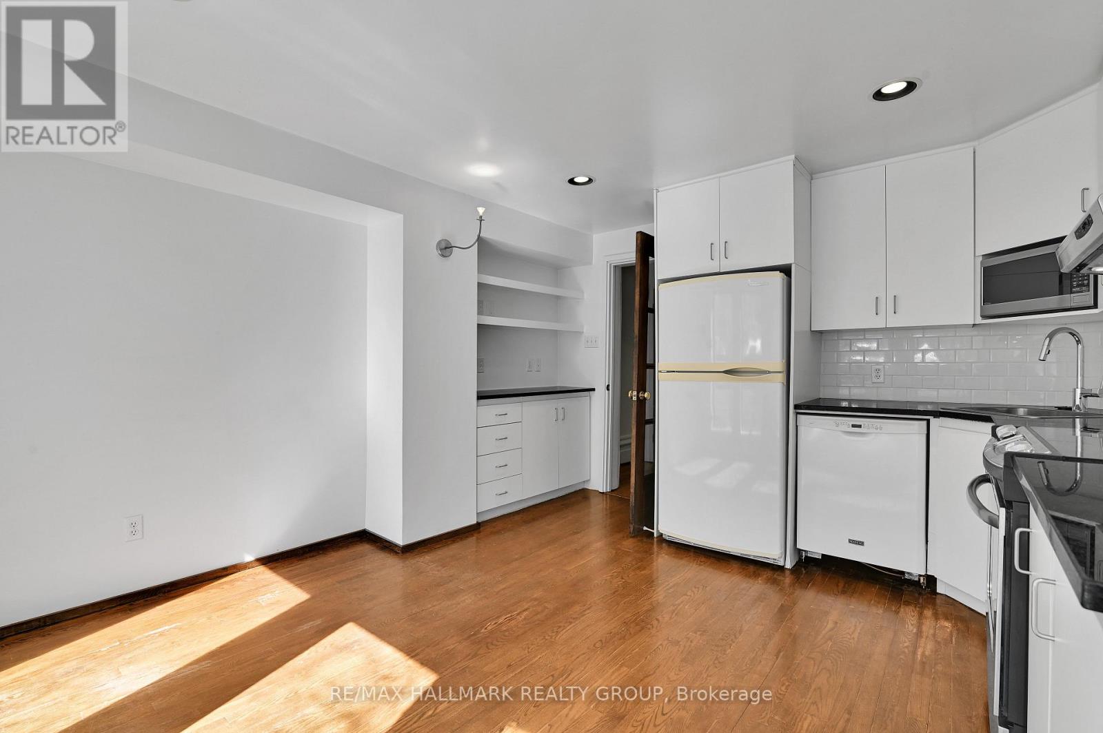 189 Mackay Street, Ottawa, Ontario  K1M 2B5 - Photo 10 - X12945946