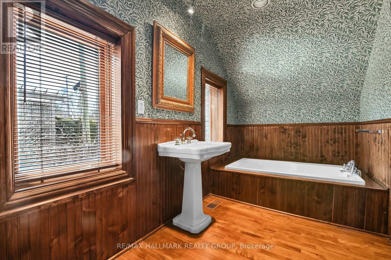 189 Mackay Street, Ottawa, Ontario  K1M 2B5 - Photo 17 - X12945946