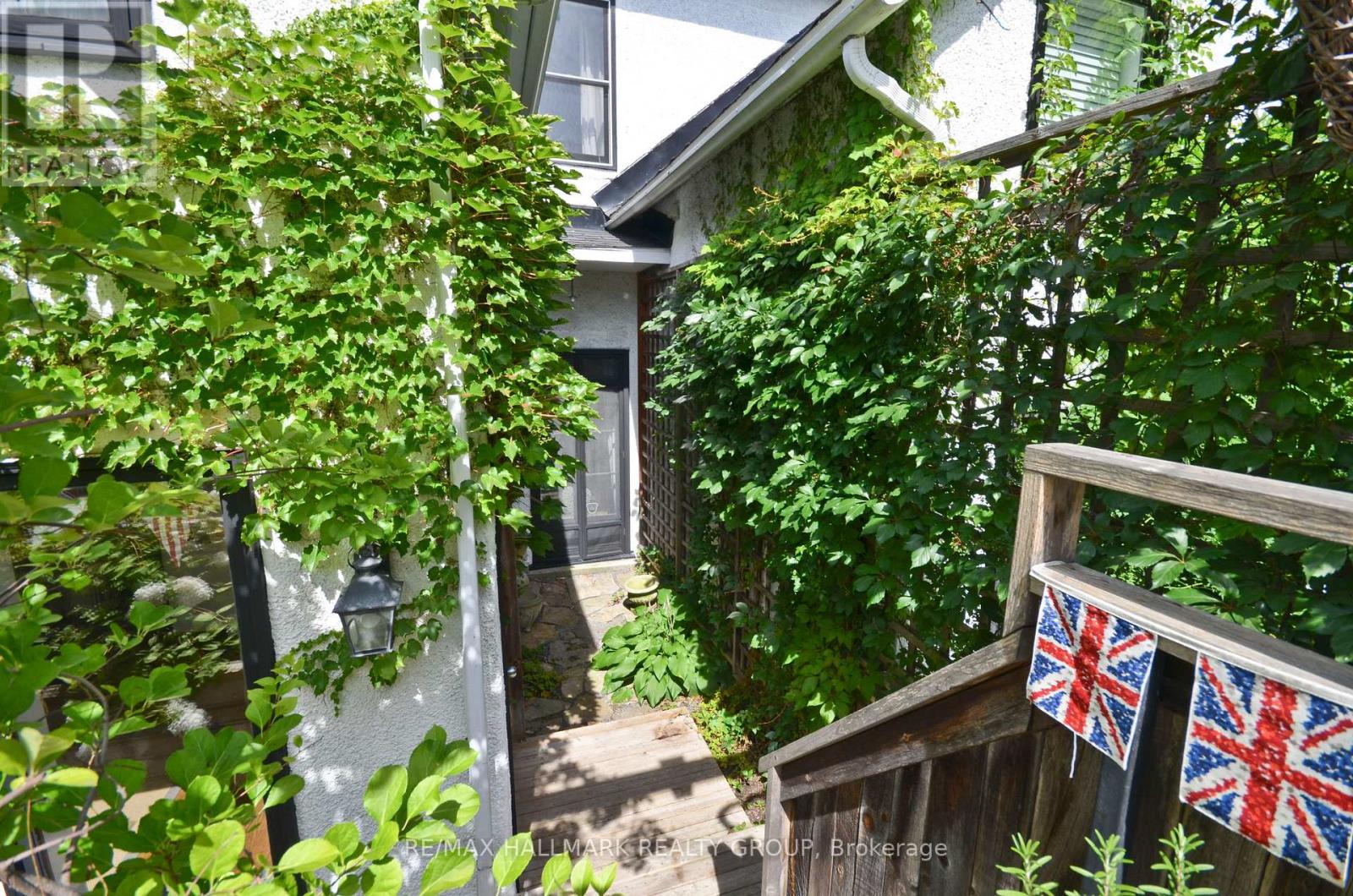 189 Mackay Street, Ottawa, Ontario  K1M 2B5 - Photo 36 - X12945946