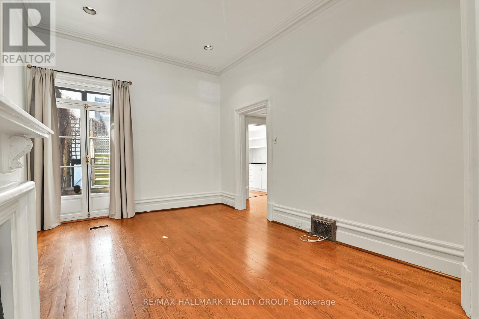 189 Mackay Street, Ottawa, Ontario  K1M 2B5 - Photo 7 - X12945946