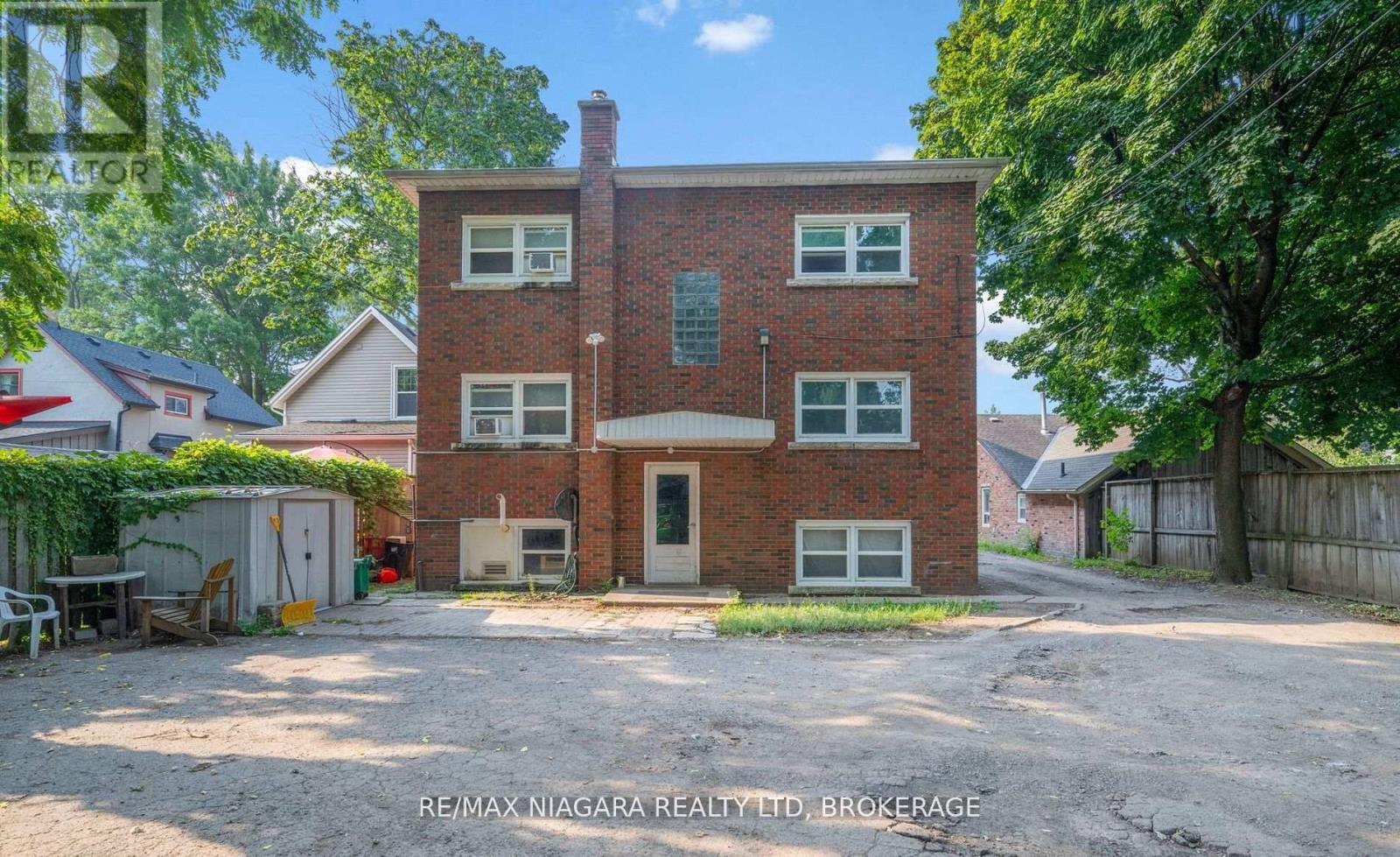 5 - 81 Maple Street, St. Catharines, Ontario  L2R 2B1 - Photo 4 - X12945882