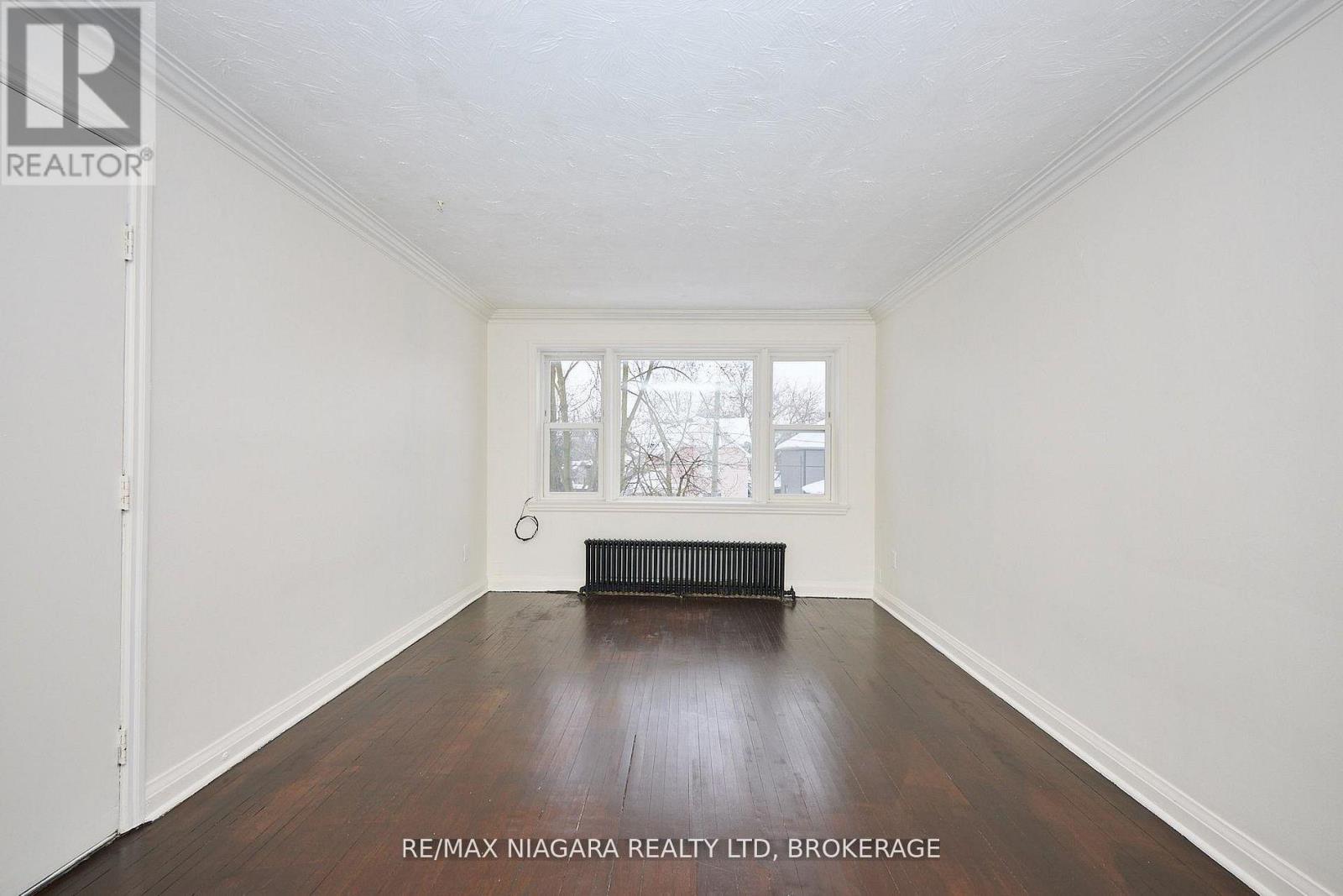 5 - 81 Maple Street, St. Catharines, Ontario  L2R 2B1 - Photo 6 - X12945882