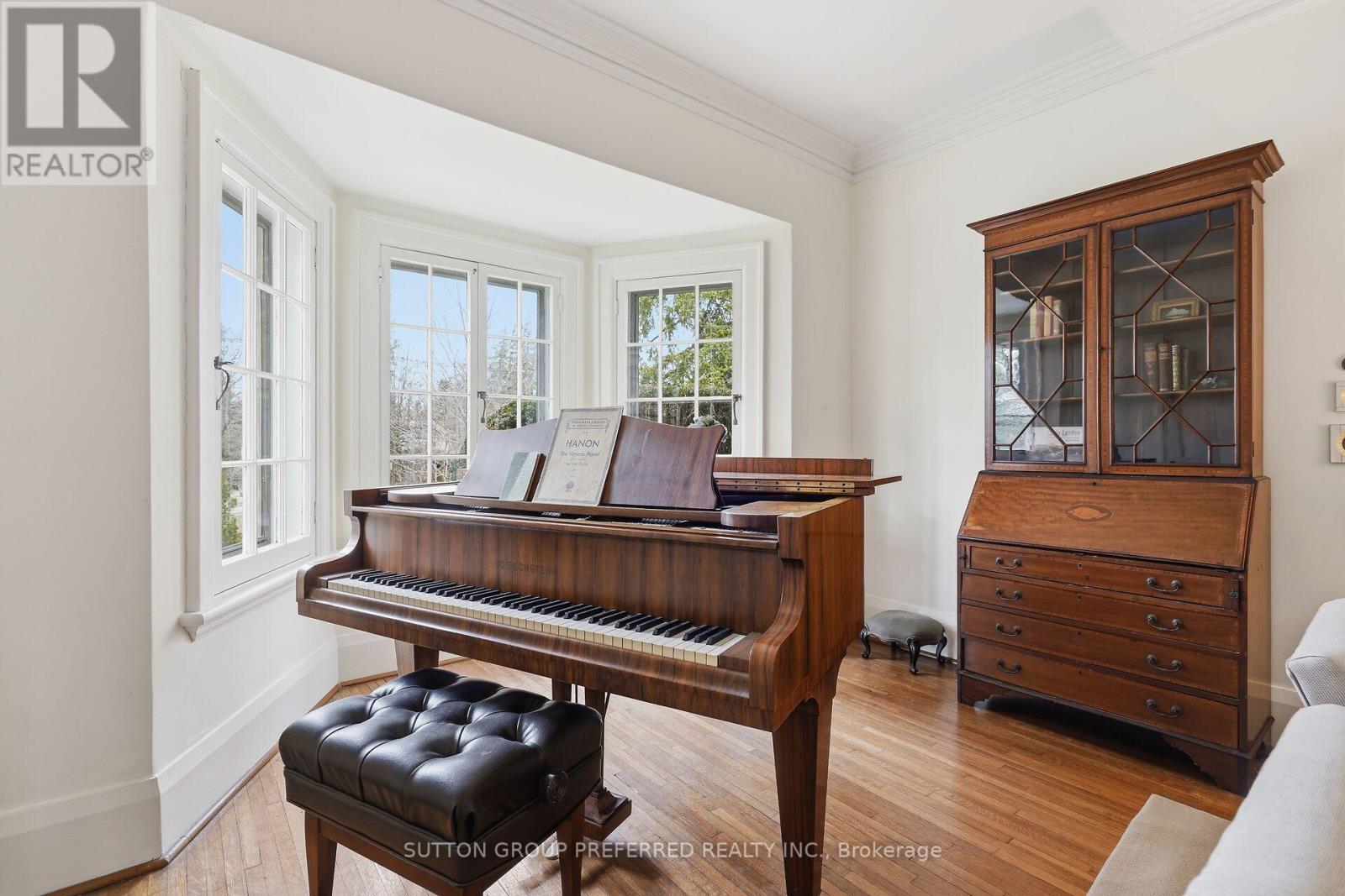 119 Base Line Road E, London South, Ontario  N6C 2N6 - Photo 14 - X12944058