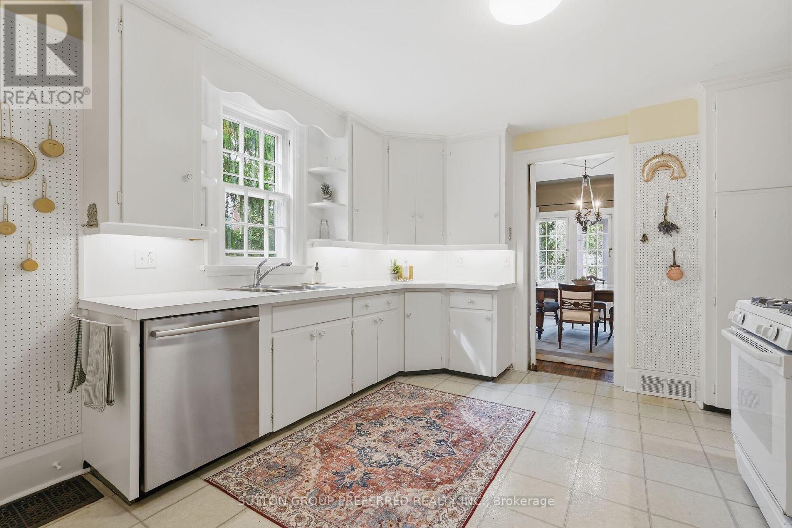 119 Base Line Road E, London South, Ontario  N6C 2N6 - Photo 24 - X12944058