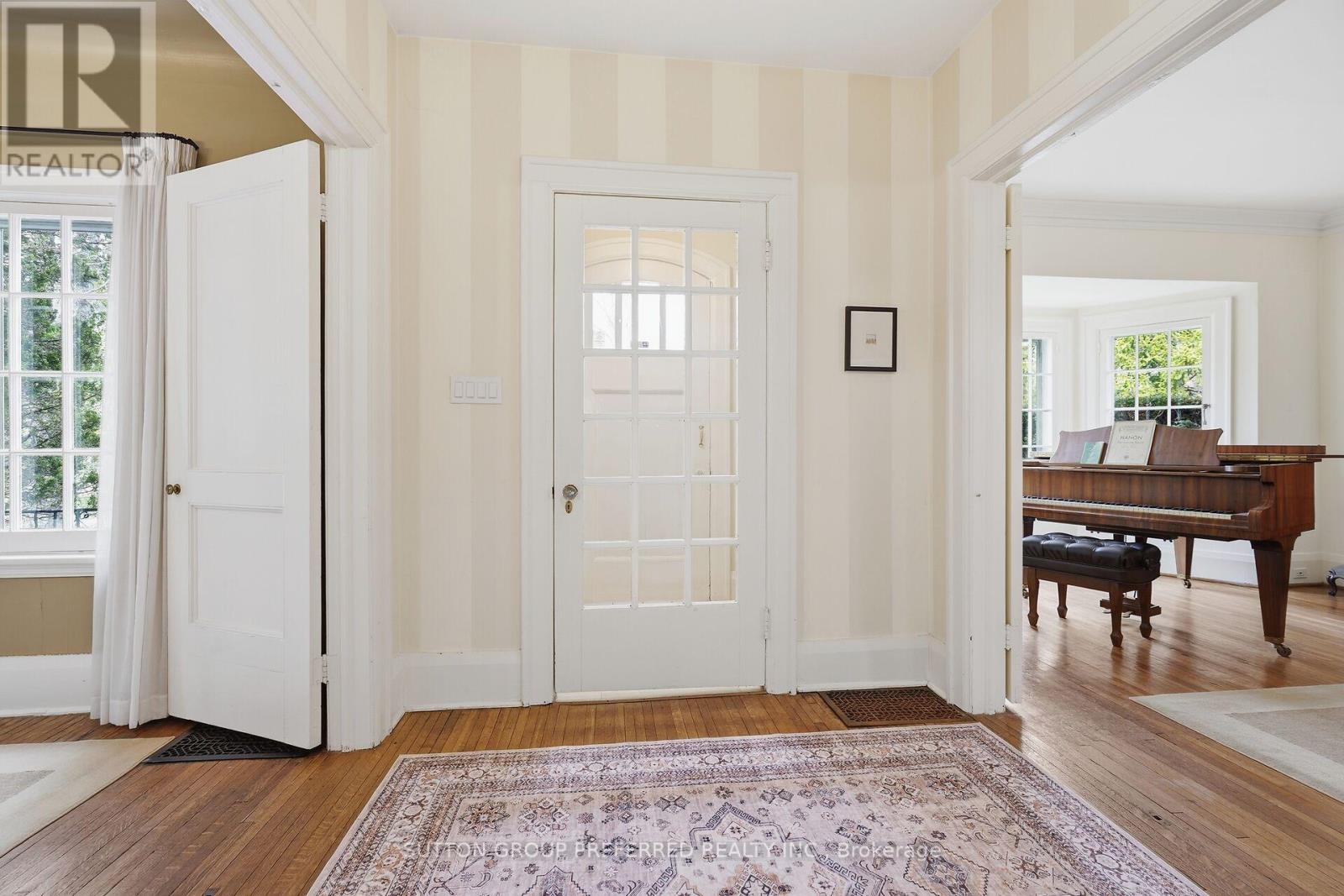 119 Base Line Road E, London South, Ontario  N6C 2N6 - Photo 9 - X12944058